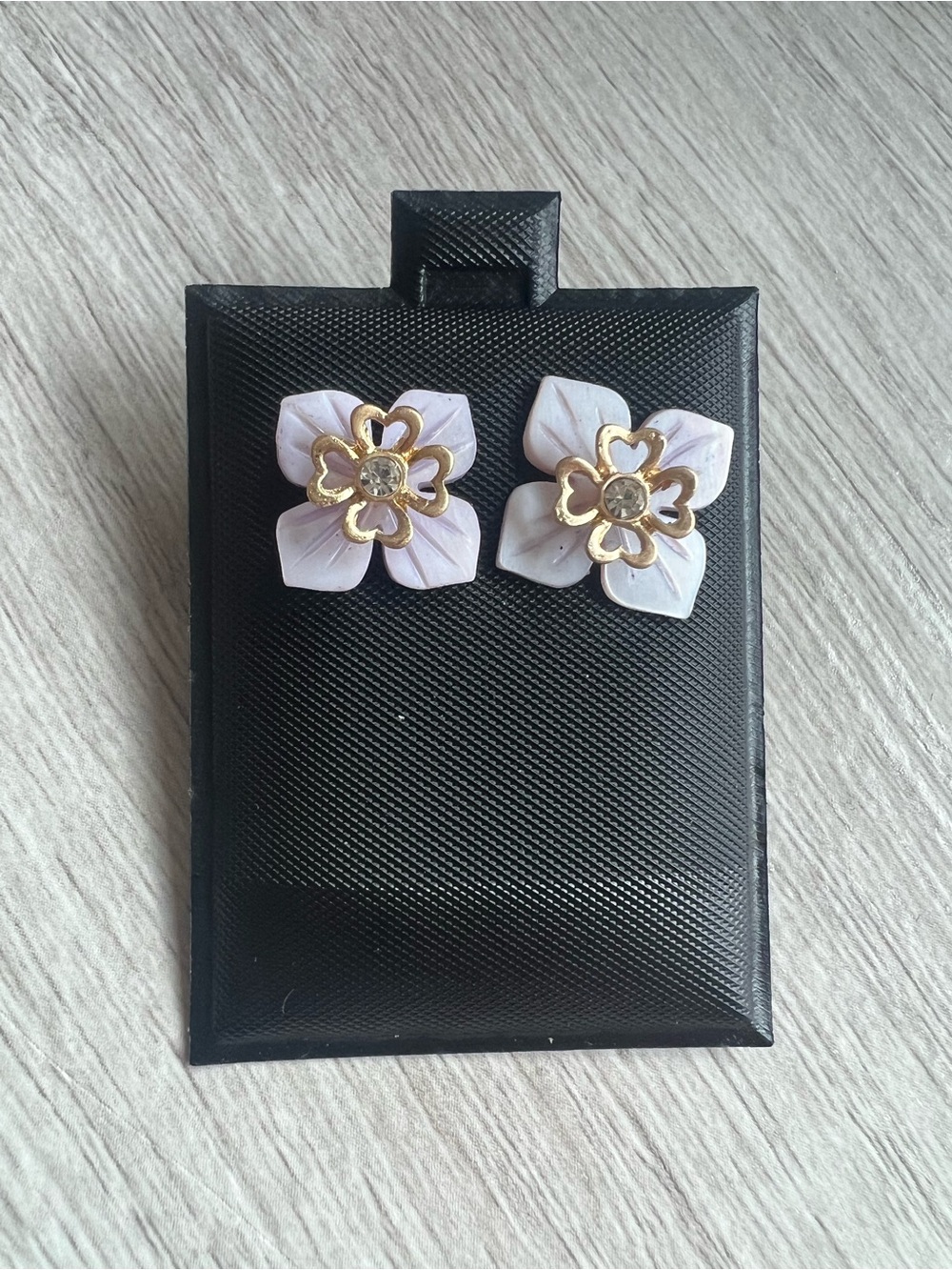 5/$25 Gold Tone Lavender Floral Earrings